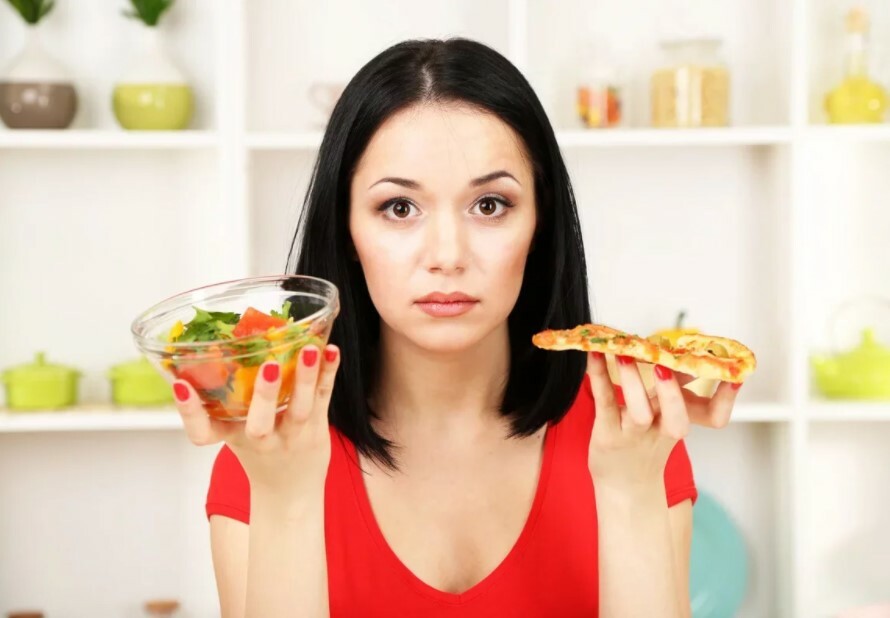 Продукти, які варто обмежити при правильному харчуванні